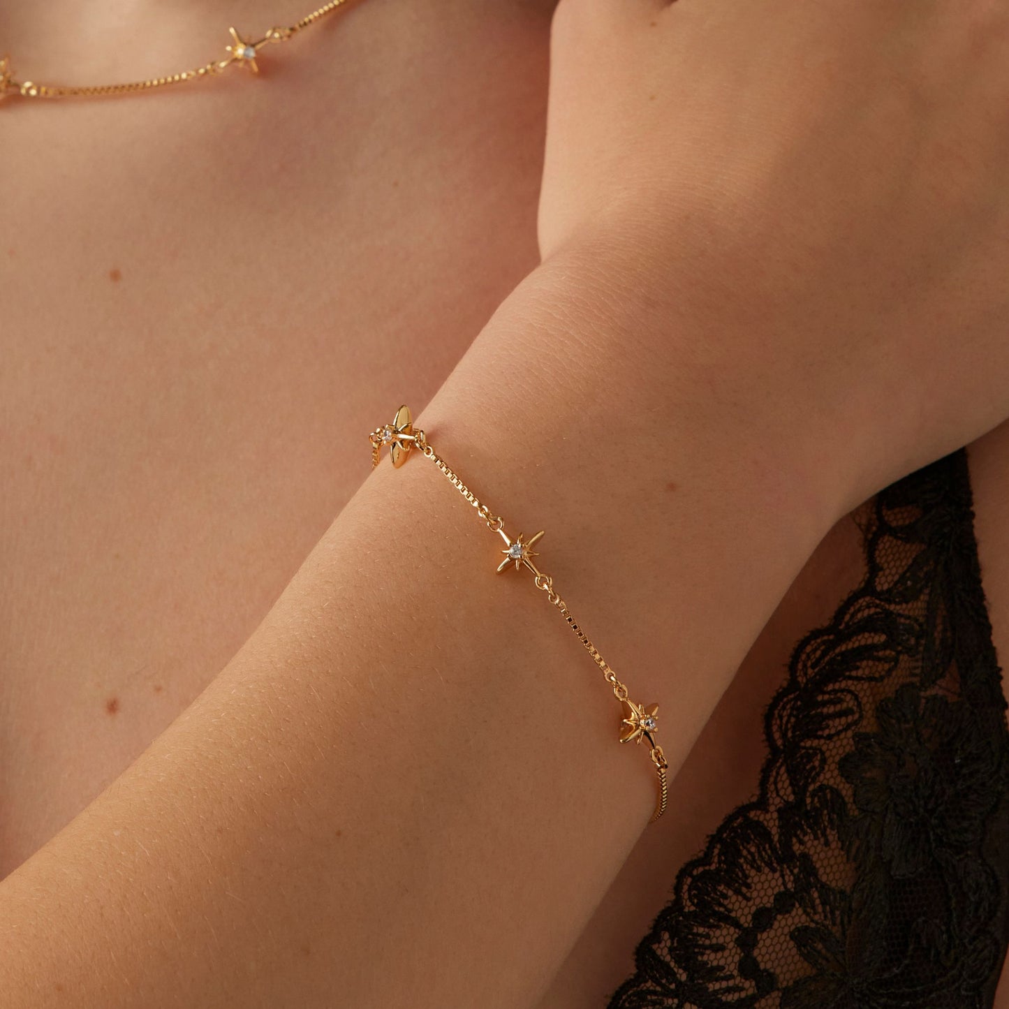 Dust bracelet