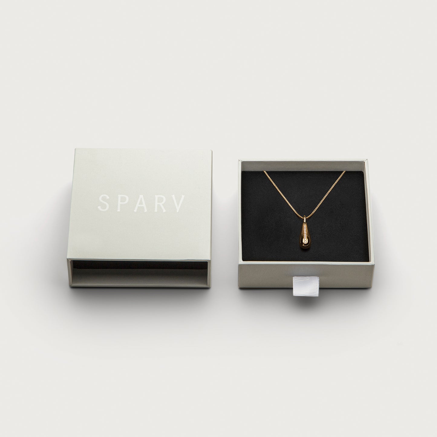 Noir necklace