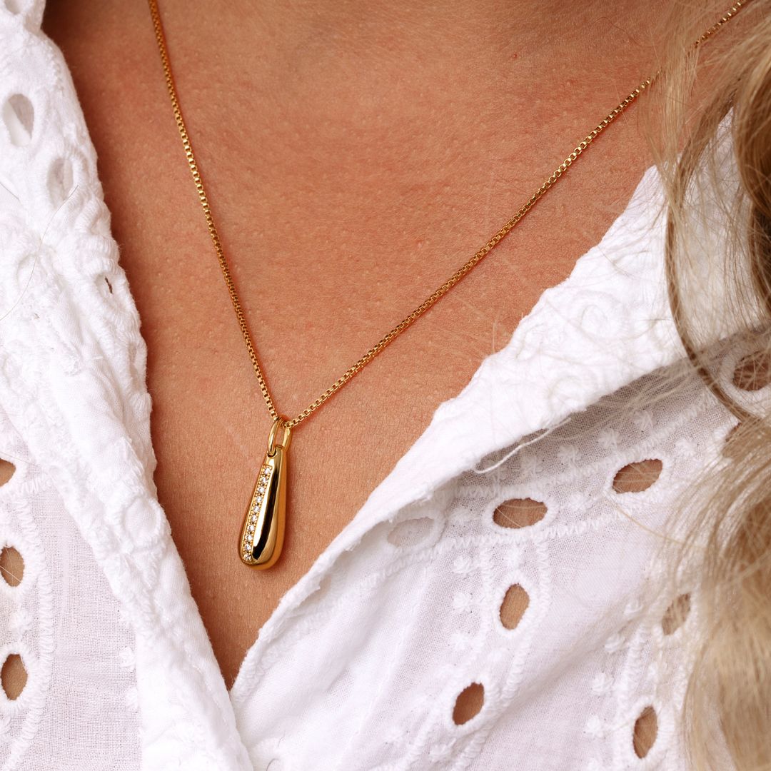 Noir necklace