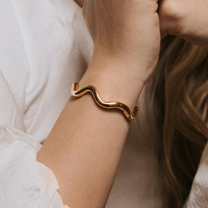 Flow Curve bracelet