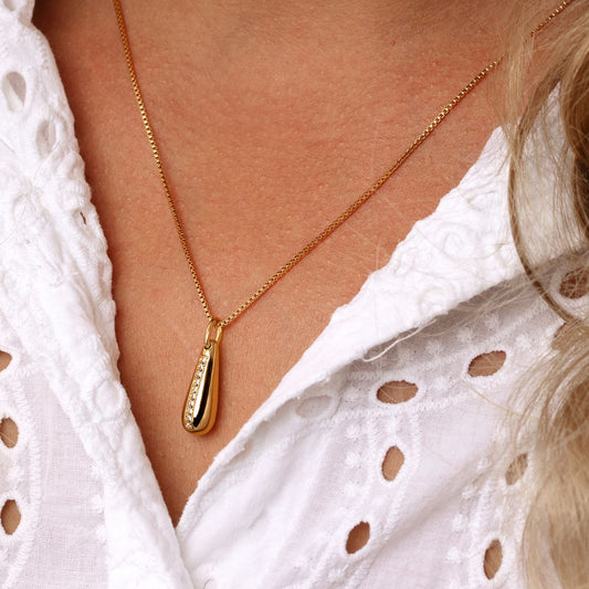 Noir necklace
